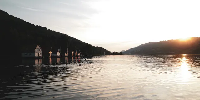 The Alpsee in the Allgäu at sunset. Everything to Alpsee Camping is here.