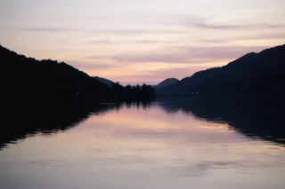 Der Alpsee im Allgäu bei Sonnenuntergang. Alles zu Camping großer Alpsee kannst du hier nachlesen.