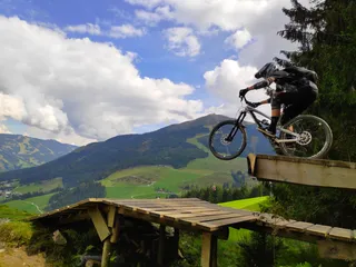 Biker makes Stunt in a bike park in Austria
