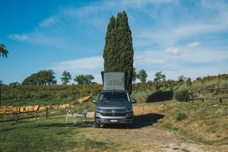 Camping in the Toscana: VW California Ocean with storage roof